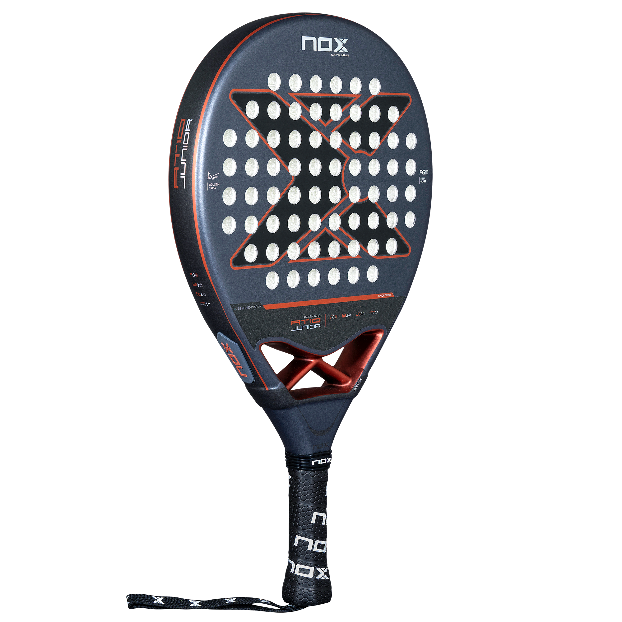 NOX AT10 Genius JR padelio raketė iš kampo – kompaktiškas dydis ir puikus valdymas jauniesiems žaidėjams